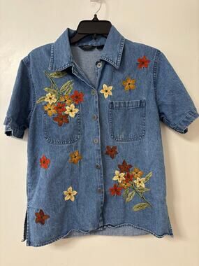 Womens Small Denim Shirt Short Sleeve Embroidered Fall Flowers 90s Cottagecore